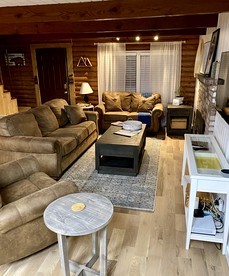 Pet-Friendly Cabin With Sauna and Hot Tub near Lake Tahoe, California - Kings Beach, California - glamping.directory