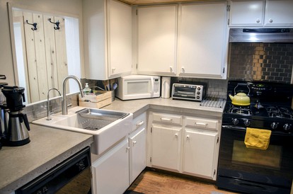 Pet-Friendly Cabin With Sauna and Hot Tub near Lake Tahoe, California - Kings Beach, California - glamping.directory