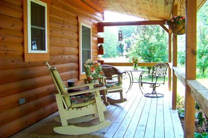 Romantic Cabin Rental for Two with a Private Hot Tub near St. Louis, Missouri - Steelville, Missouri - glamping.directory