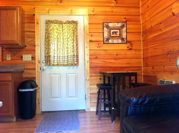 Romantic Cabin Rental for Two with a Private Hot Tub near St. Louis, Missouri - Steelville, Missouri - glamping.directory