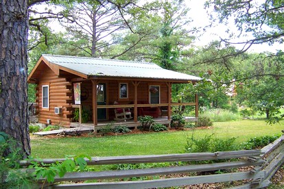 Romantic Cabin Rental for Two with a Private Hot Tub near St. Louis, Missouri - glamping.directory