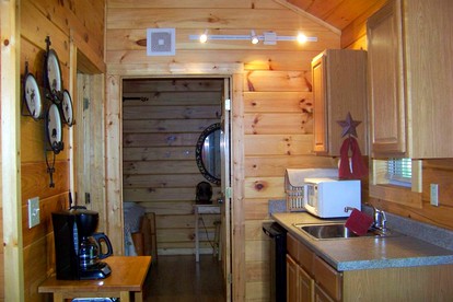 Romantic Cabin Rental for Two with a Private Hot Tub near St. Louis, Missouri - Steelville, Missouri - glamping.directory