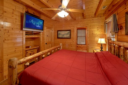 Stunning Smoky Mountain Vacation Rental with a Hot Tub - Sevierville, Tennessee - glamping.directory