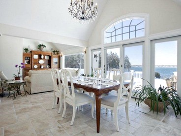 Stunning Waterfront Villa Rental with a Jacuzzi and a Heated Pool for a Luxury Getaway in the Hamptons, New York - Southampton, New York - glamping.directory