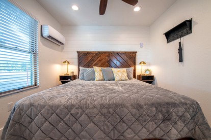 Waco, Texas Cabin for a Romantic Outdoor Glamping Adventure - Elm Mott, Texas - glamping.directory