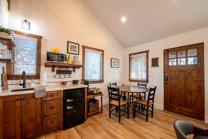 Waco, Texas Cabin for a Romantic Outdoor Glamping Adventure - Elm Mott, Texas - glamping.directory