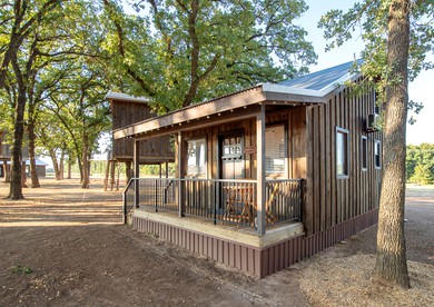 Waco, Texas Cabin for a Romantic Outdoor Glamping Adventure - glamping.directory
