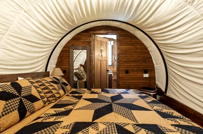 Soulful Glamping Experience with Highland Cows, Private Wagon & Nature in Melrose, Florida - Melrose, Florida - glamping.directory