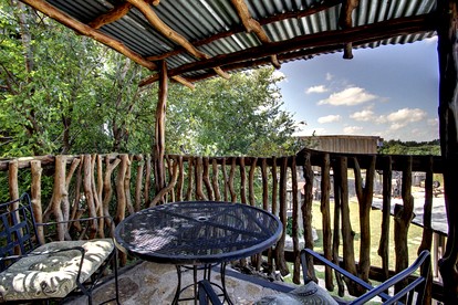 Impressive Tree House near the Guadalupe River in New Braunfels, Texas - New Braunfels, Texas - glamping.directory