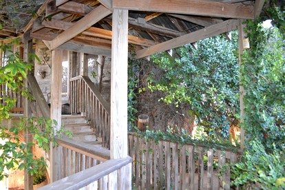 Impressive Tree House near the Guadalupe River in New Braunfels, Texas - New Braunfels, Texas - glamping.directory