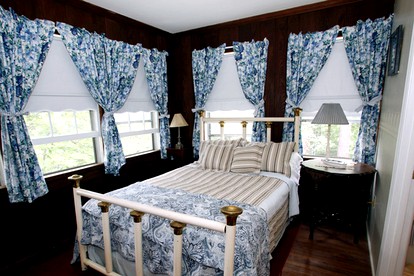 Artists' Suite Rental with Loft near Asheville, North Carolina - Black Mountain, North Carolina - glamping.directory