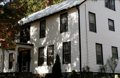 Artists' Suite Rental with Loft near Asheville, North Carolina - Black Mountain, North Carolina - glamping.directory