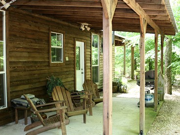 Secluded Forest Cabin Rental with Seasonal Pool near Natchez, Mississippi - Roxie, Mississippi - glamping.directory
