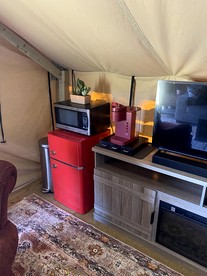 Cozy Safari Tent with Gorgeous Lake Views in Lone Oak, Texas - Lone Oak, Texas - glamping.directory