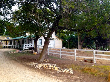 Authentic Barn Vacation Rental on a Horse Ranch near San Antonio - Boerne, Texas - glamping.directory