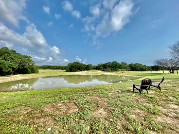 Amazing Raised Bungalow Surrounded by Beautiful Texas Hill Country Views in Bergheim, Texas - Bergheim, Texas - glamping.directory