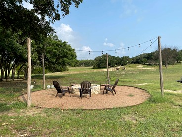 Amazing Raised Bungalow Surrounded by Beautiful Texas Hill Country Views in Bergheim, Texas - Bergheim, Texas - glamping.directory