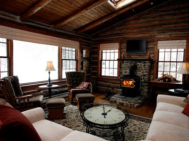 Impressive Cabin Rental in the Finger Lakes Region of Upstate New York - South Canandaigua, New York - glamping.directory