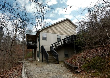 Family-Friendly Cabin Rental at Resort near Area Attractions in Pigeon Forge, Tennessee - Pigeon Forge, Tennessee - glamping.directory