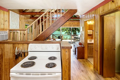 Impressive Cabin with Sauna, Fire Pit and Hot-tub in Leavenworth, Washington - Leavenworth, Washington - glamping.directory