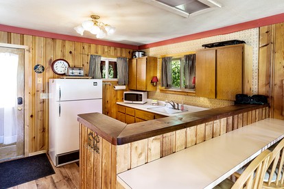 Impressive Cabin with Sauna, Fire Pit and Hot-tub in Leavenworth, Washington - Leavenworth, Washington - glamping.directory