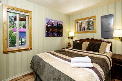 Impressive Cabin with Sauna, Fire Pit and Hot-tub in Leavenworth, Washington - Leavenworth, Washington - glamping.directory