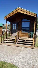 Family Cabin with Private Bathroom and Kitchenette in Montana - glamping.directory