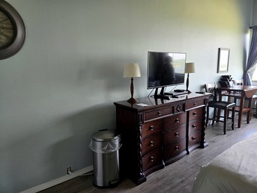 Relaxing Lakeside Getaway with Stunning Lake Views Near Gunstock | Laconia, NH - Laconia, New Hampshire - glamping.directory
