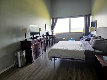 Relaxing Lakeside Getaway with Stunning Lake Views Near Gunstock | Laconia, NH - Laconia, New Hampshire - glamping.directory