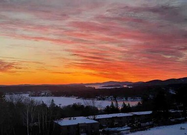 Relaxing Lakeside Getaway with Stunning Lake Views Near Gunstock | Laconia, NH - Laconia, New Hampshire - glamping.directory