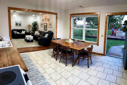 Breathtaking Cottage with Swimming Pool in Siloam Springs, Arkansas - Siloam Springs, Arkansas - glamping.directory