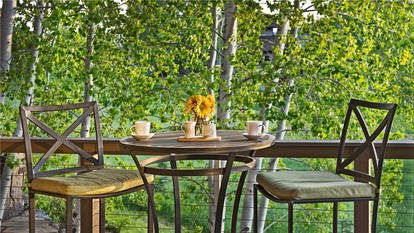Luxury Mountain Retreat with a Private Hot Tub in Steamboat Springs, Colorado - Steamboat Springs, Colorado - glamping.directory