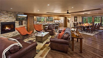 Luxury Mountain Retreat with a Private Hot Tub in Steamboat Springs, Colorado - Steamboat Springs, Colorado - glamping.directory