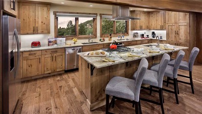 Luxury Mountain Retreat with a Private Hot Tub in Steamboat Springs, Colorado - Steamboat Springs, Colorado - glamping.directory