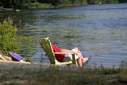 Lakefront Cottage Rental near Bear Brook State Park in Northwood, New Hampshire - Northwood, New Hampshire - glamping.directory