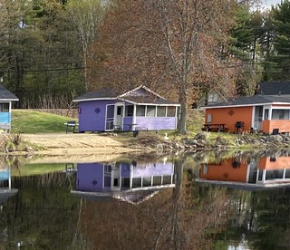 Lakefront Cottage Rental near Bear Brook State Park in Northwood, New Hampshire - Northwood, New Hampshire - glamping.directory