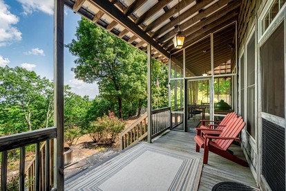 Peaceful Secluded Cottage with Amazing Views in Mentone, Alabama - Mentone, Alabama - glamping.directory