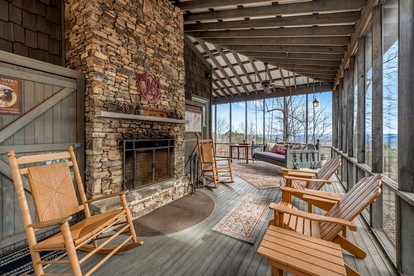 Peaceful Secluded Cottage with Amazing Views in Mentone, Alabama - Mentone, Alabama - glamping.directory