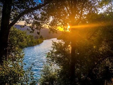 Charming Swan Valley Cottage with Clubhouse Access Near Palisades Lake, Idaho - Irwin, Idaho - glamping.directory