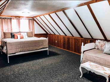 Charming Swan Valley Cottage with Clubhouse Access Near Palisades Lake, Idaho - Irwin, Idaho - glamping.directory