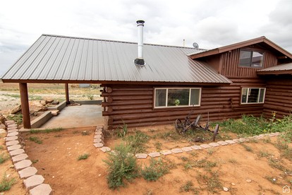 Gorgeous Wooden Rustic Cabin in Blanding, Utah - Blanding, Utah - glamping.directory