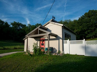 Modern Cottage Rental on a Peaceful Farm near Amish Country in Pennsylvania - glamping.directory