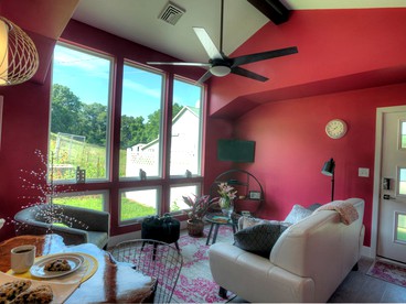 Modern Cottage Rental on a Peaceful Farm near Amish Country in Pennsylvania - Columbia, Pennsylvania - glamping.directory