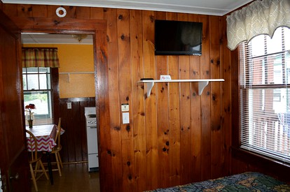 Charming Camping Rental for Fishing Enthusiasts in Laconia, New Hampshire - Weirs Beach, New Hampshire - glamping.directory