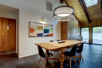 Luxurious Cabin with Equipped Deck and Hot-Tub in Oregon - Sunriver, Oregon - glamping.directory