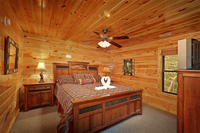 Amazing Cabin Rental with a Home Cinema for a Family Getaway near the Great Smokies, TN - Gatlinburg, Tennessee - glamping.directory