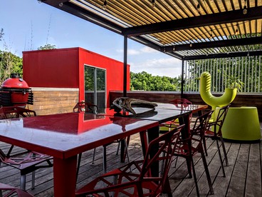 Iconic Austin Vacation Rental for a Weekend Getaway in Texas - Austin, Texas - glamping.directory