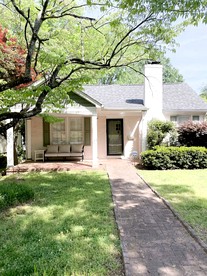 Amazing Cottage with Great Sights in Charlotte, North Carolina - glamping.directory