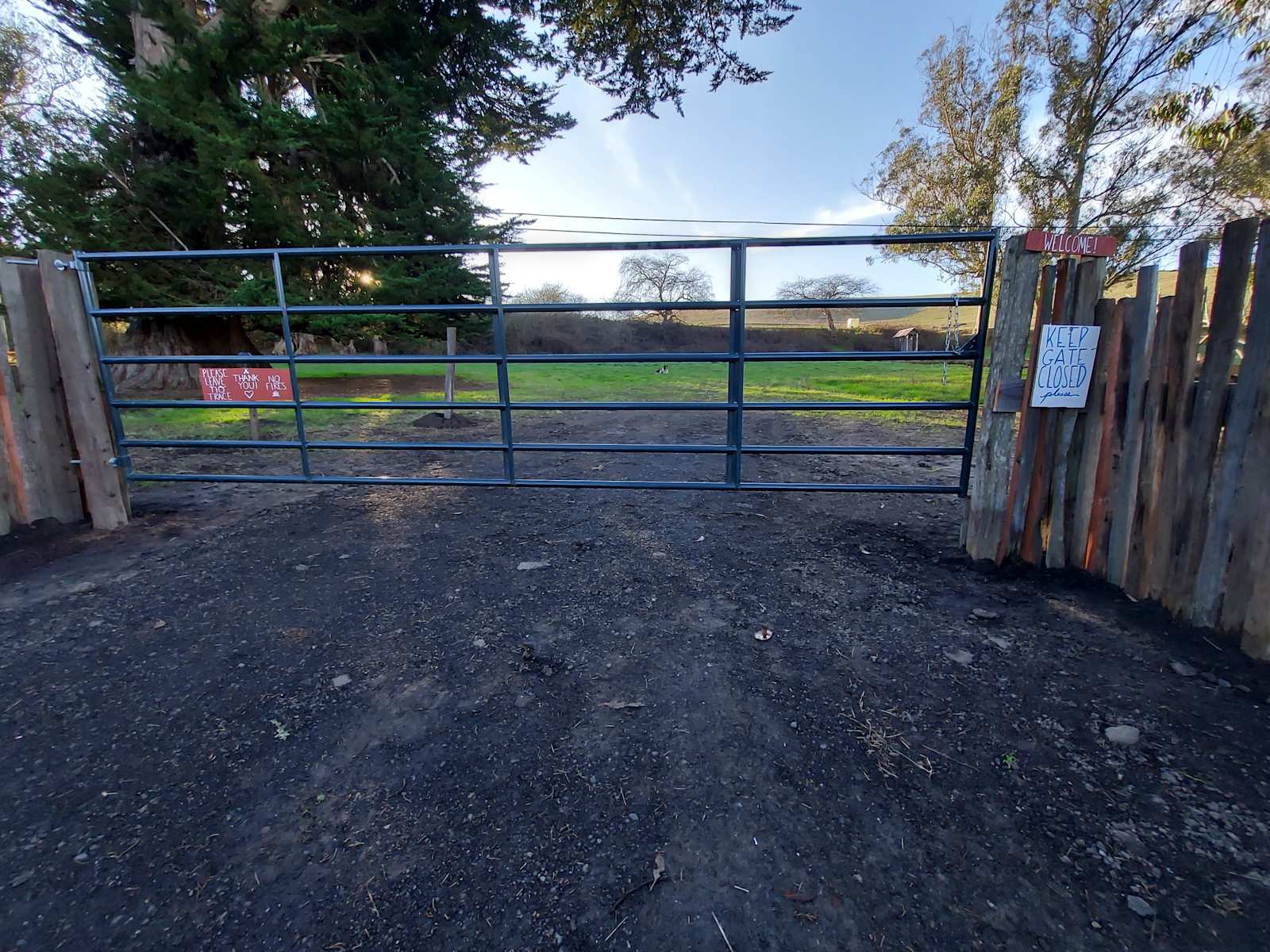 The Meadow Grove of Hands Full Farm - Valley Ford, California - glamping.directory