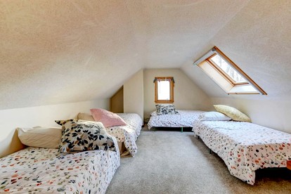 Chic Forest Cabin with Hot-Tub, Deck and Fire Pit in New Hampshire - Intervale, New Hampshire - glamping.directory